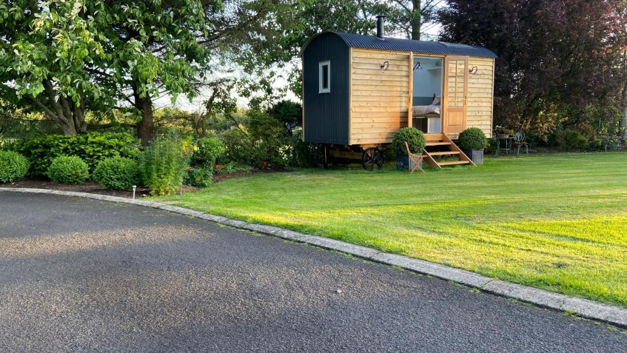 Bannfield Shepherds Hut バリマネー エクステリア 写真